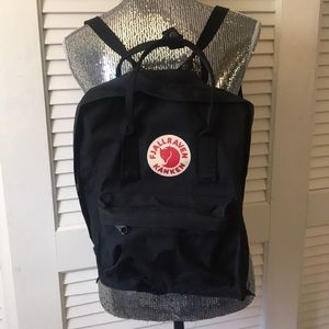 Classic Fjallraven Kanken Backpack